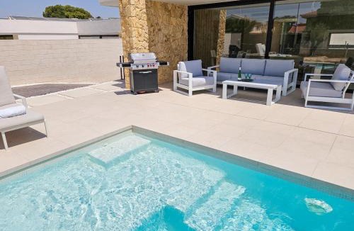 Mutxamel Villa | Fee4me Exclusive Villa with Pool and Parking