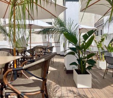 Centro Comercial Hotel | La Boutique Puerta Osario