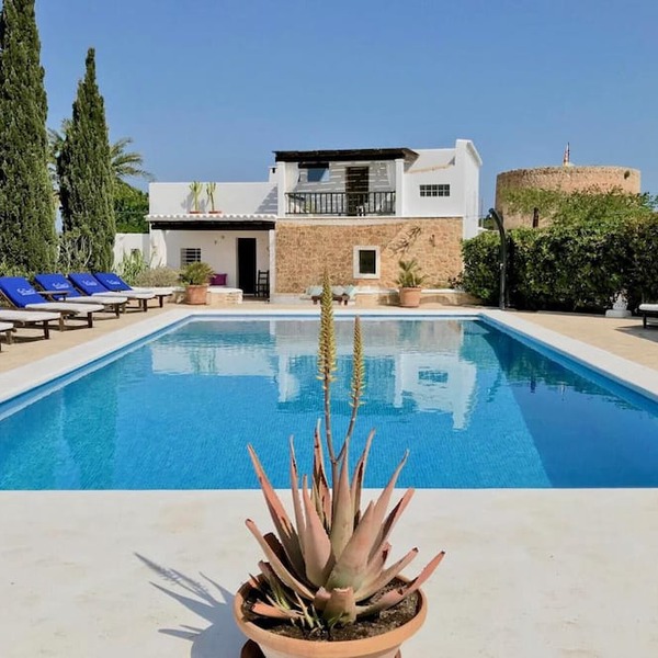 Villa 'El Palau De Can Sergent' with Mountain View, Wi-Fi and Air Conditioning