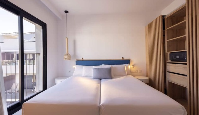 Esmeralda Cotillo Homes by LIVVO