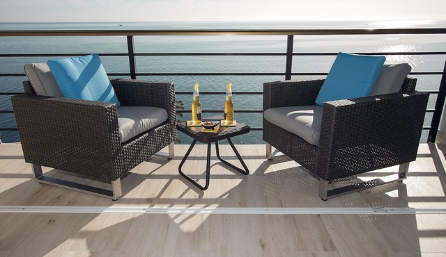 DELUXE APARTMENT- BEACHFRONT, SWIMMING POOL, A/A, FREE WIFI AND PARKING