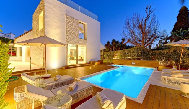 Spacious Villa for 12 in Puerto Banus