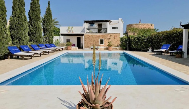 Villa 'El Palau De Can Sergent' with Mountain View, Wi-Fi and Air Conditioning